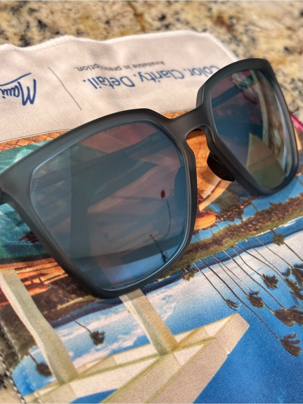 Women's Oakley Sielo SQ Black Square Polarized Sunglasses - excellent condition